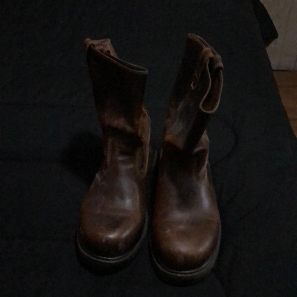 Mens carolina boots, size 11, worn once, soft toe